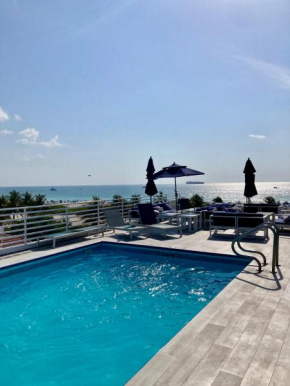 Deluxe double unit at Congress Ocean Drive South Beach